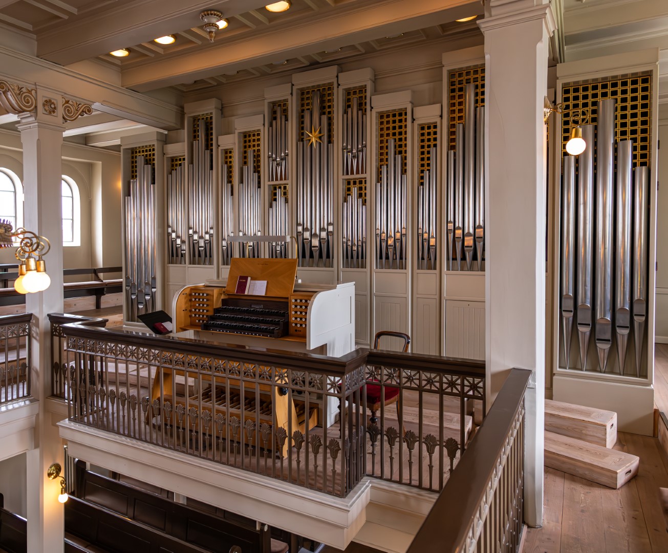 850_1585-Enhanced-NR (1305×1080)