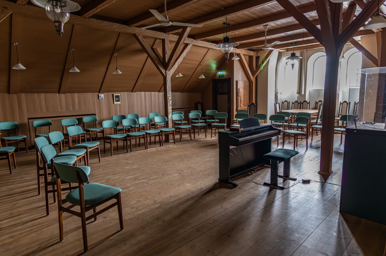 850_1610-Enhanced-NR (1624×1080)